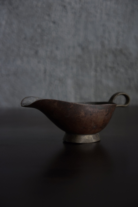 lipped vessel